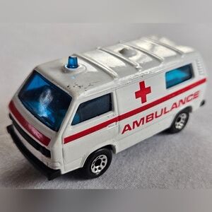 Ambulance Volkswagen Transporter 1987 #1 Vtg Matchbox Toy Car